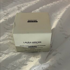 Laura Mercier Translucent Loose Setting Powder - Medium/Deep Shade